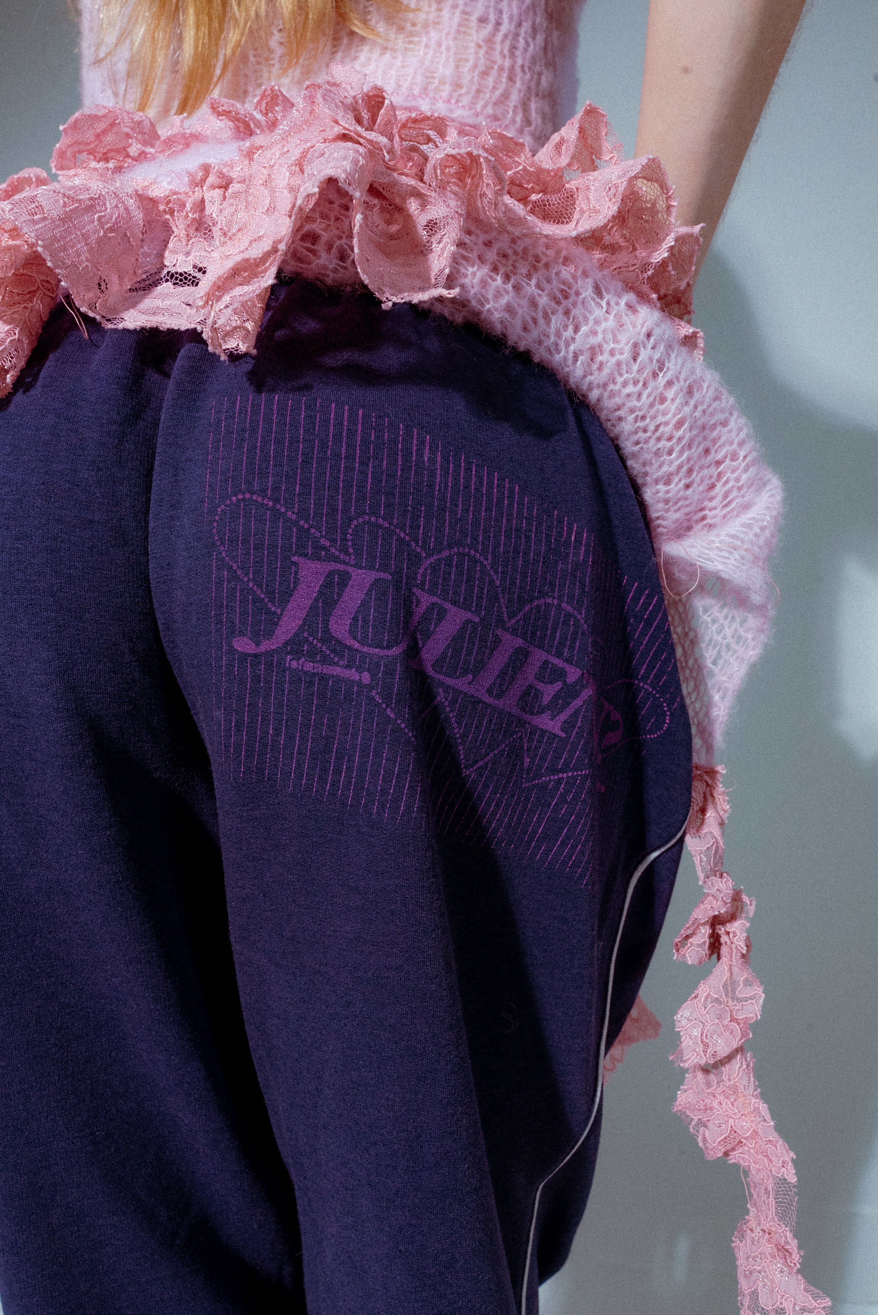 Bue "Julien" Sweats